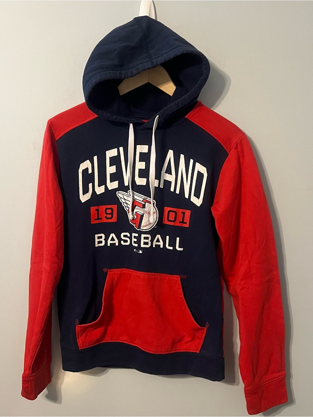 Cleveland Guardians Hoodie Size S Fanatics MLB Baseball Blue/Red Sweatshirt